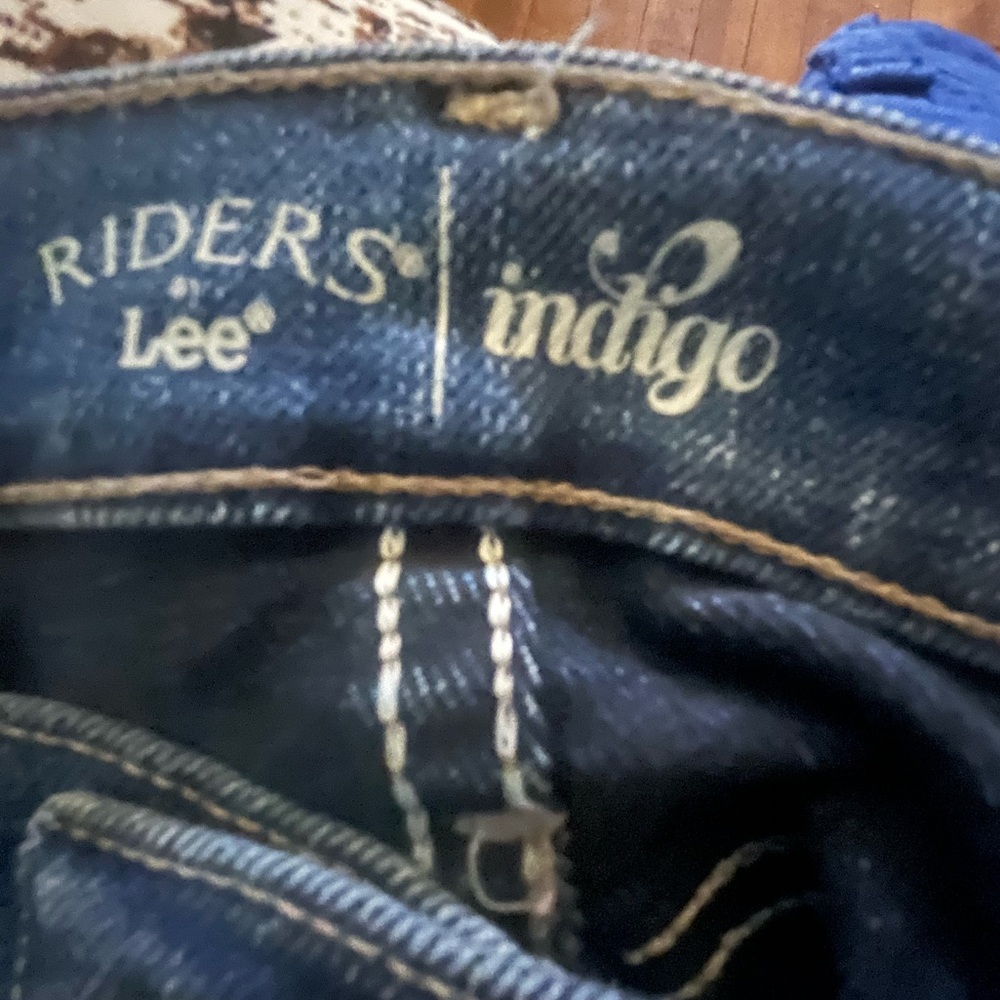 Classic Blue Women's Jeans EUC - Picture 5 of 5